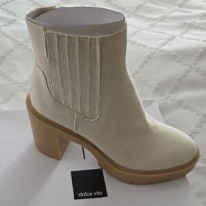 Dolce Vita Women's Tan Caster Heeled Boots